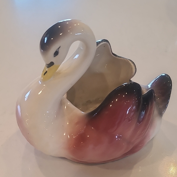 California Retro Vintage Swan Ceramic Figurine - White and Pink - Picture 1 of 4